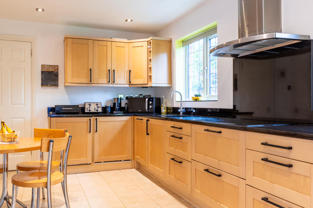 Robinson-David-Estate-Agents-Gloucester-Cherringto