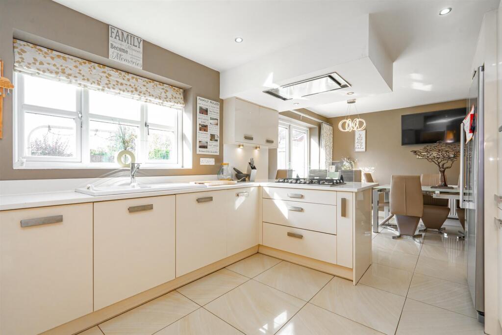Kitchen / Diner