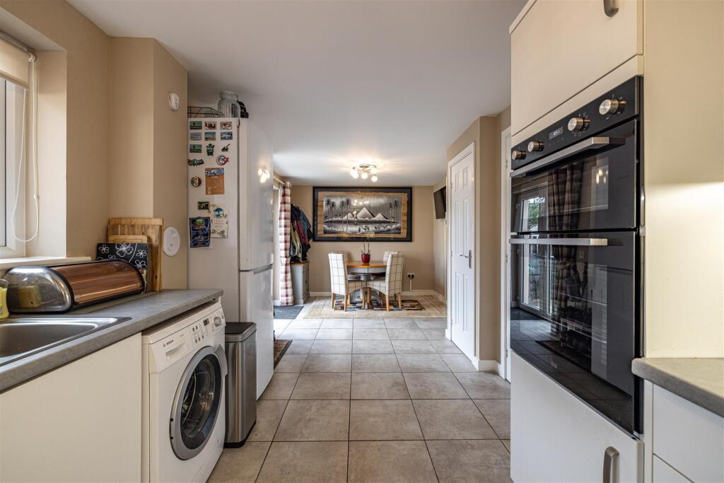 8 Knoll Park Avenue Galashiels 21.JPG
