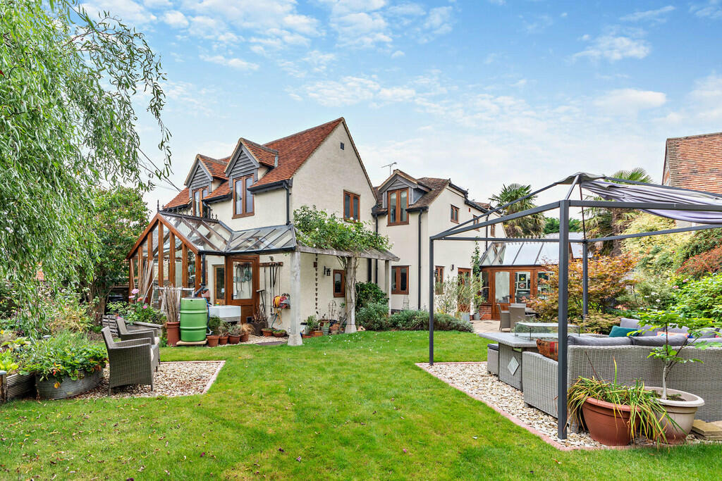 8618429-exterior0...