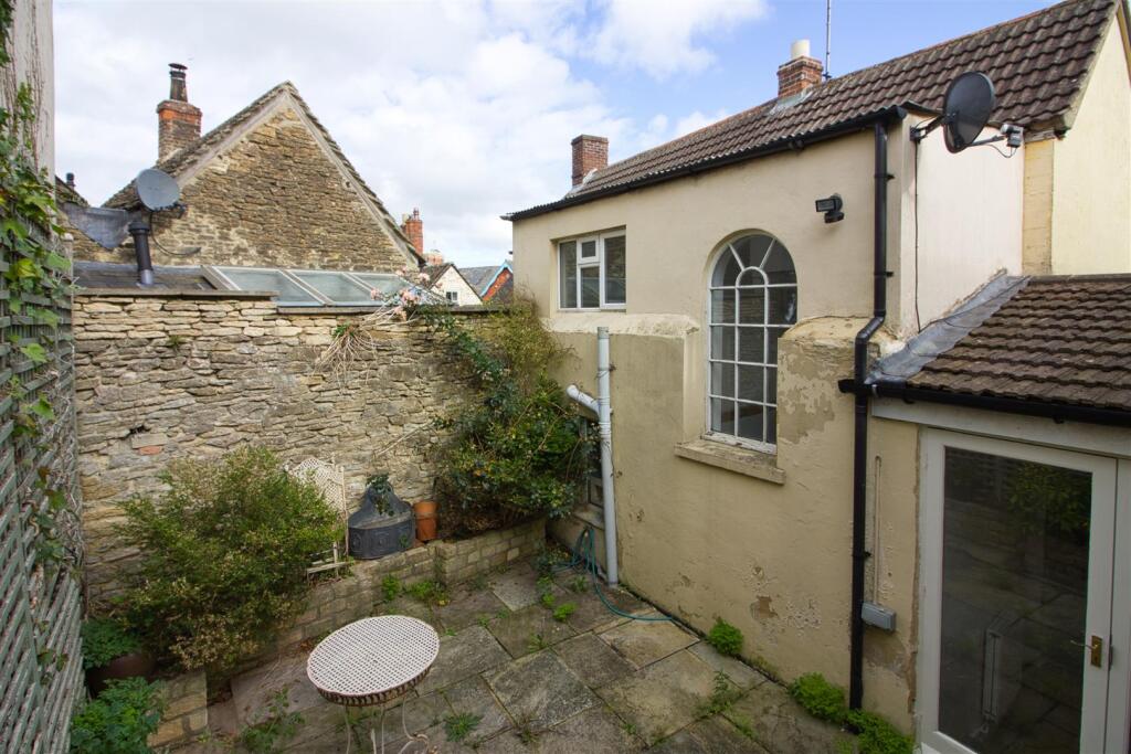 Courtyard garden