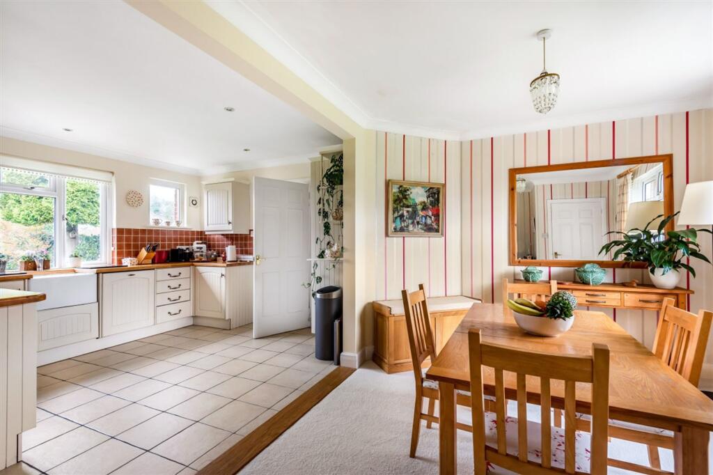 Kitchen / Breakfast Room