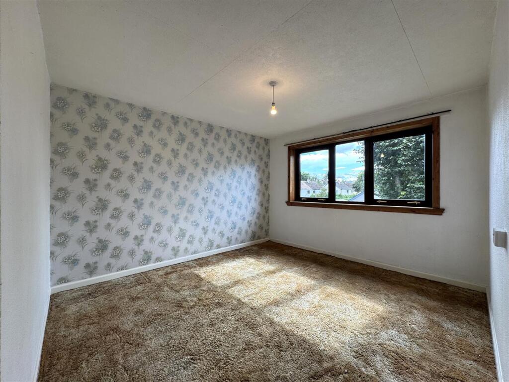 BEDROOM 2.JPG