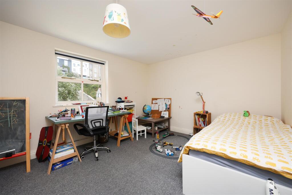 2 Worrall Place 6.JPG