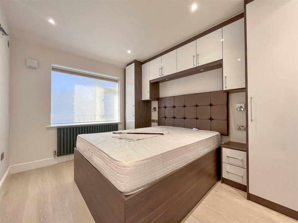 bed 3 image 2.jpg