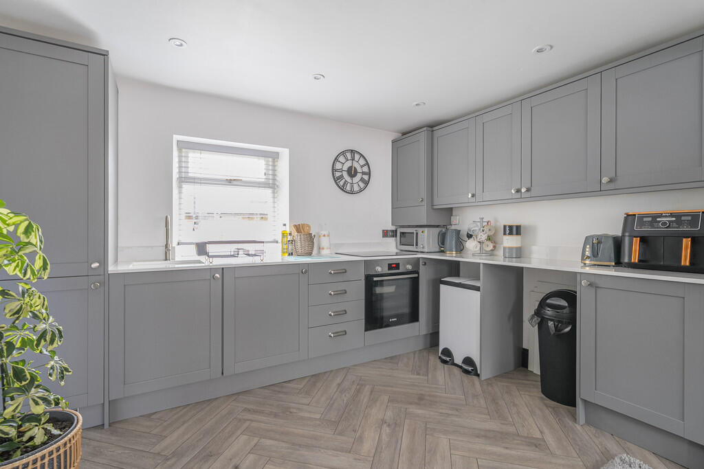 Kitchen/Living Ro...