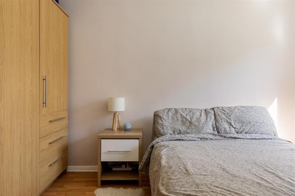 Green Pond Close, E17