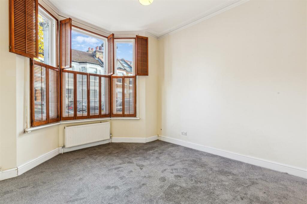 Cranbrook Road, W4 - TO LET
