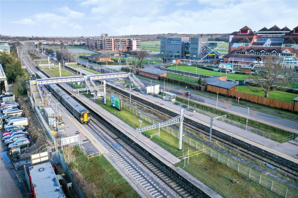 Nearby Train Station