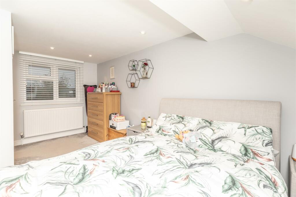 BEDROOM ONE - MASTER