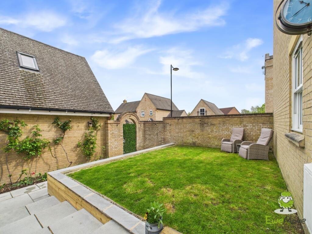 CAM03778G0-PR0218-STILL038