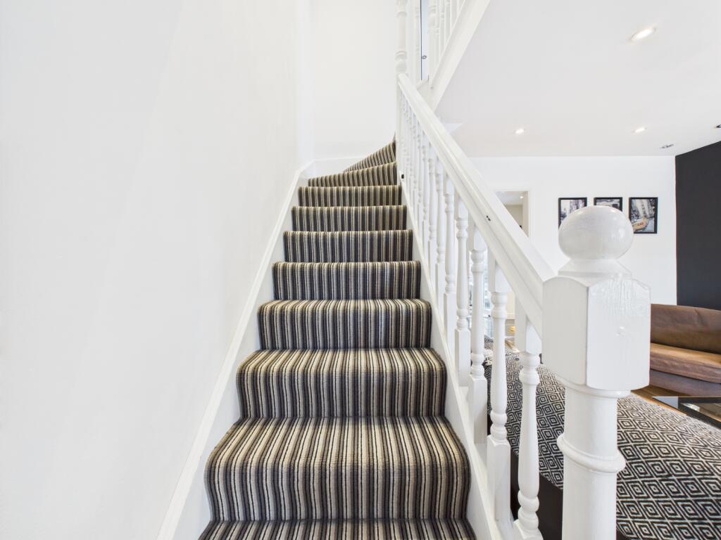 CAM03729G0-PR0057-STILL007