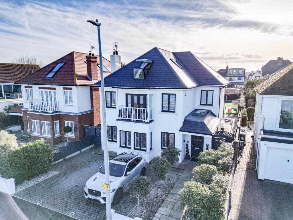 Marine Parade Main.jpg