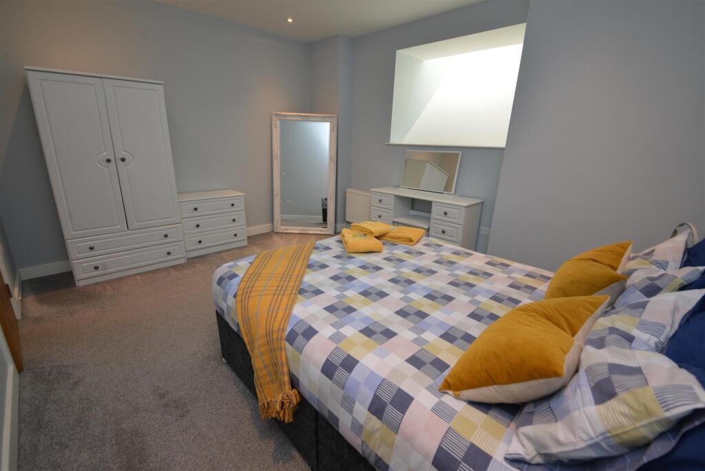Bedroom Apt1