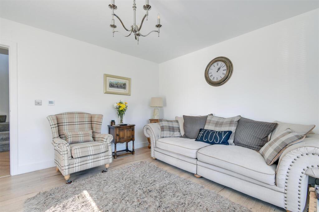 Snug/dining room