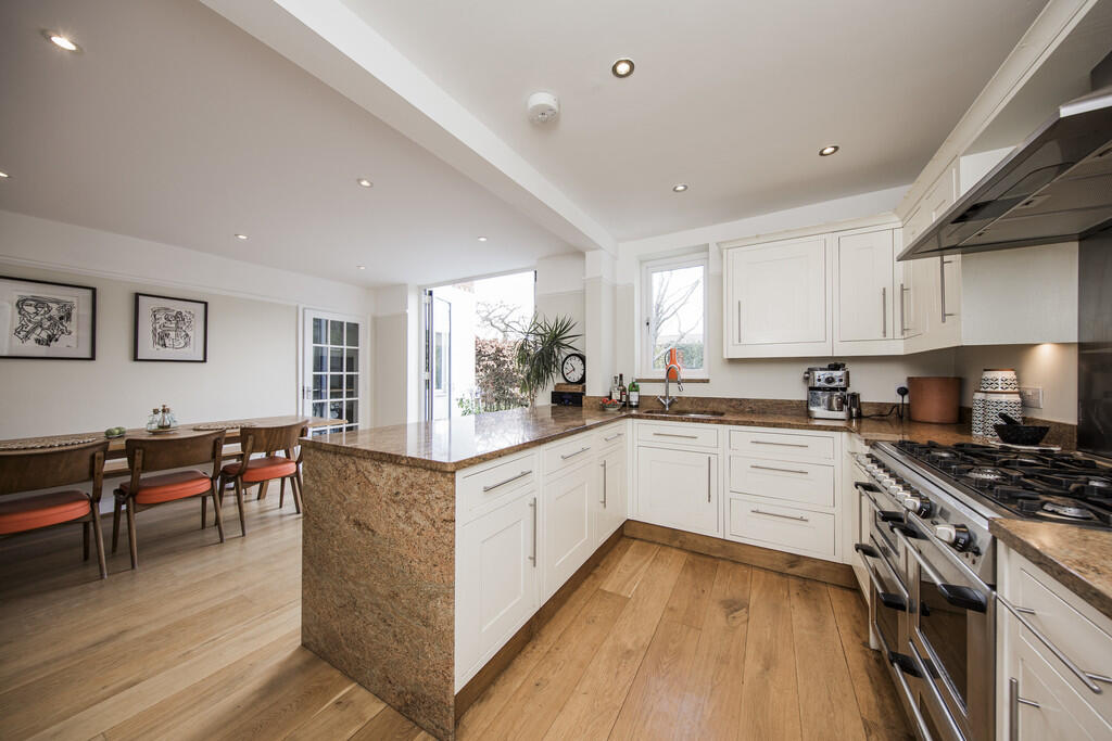 BIG_Kitchen_A7A42...