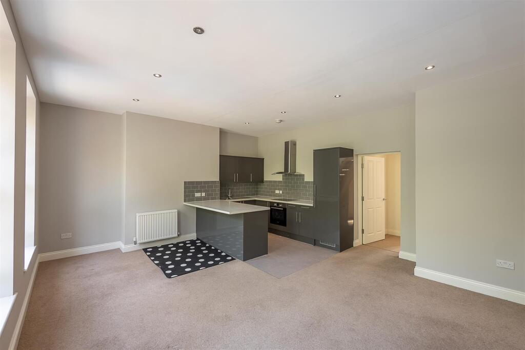 Open Plan Kitchen Diner &amp; Lounge