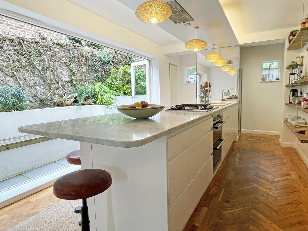 Kit/Breakfast Room