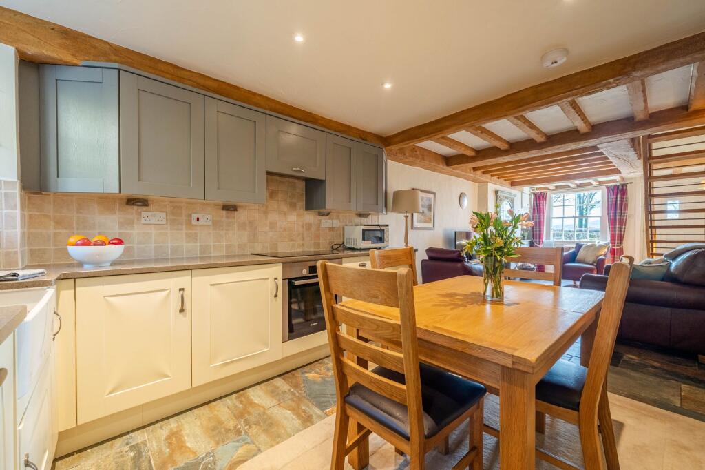 OPEN PLAN KITCHEN/LIVING