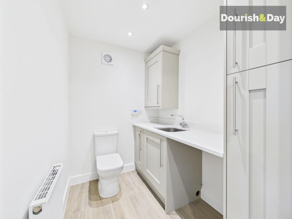 Utility/Guest WC