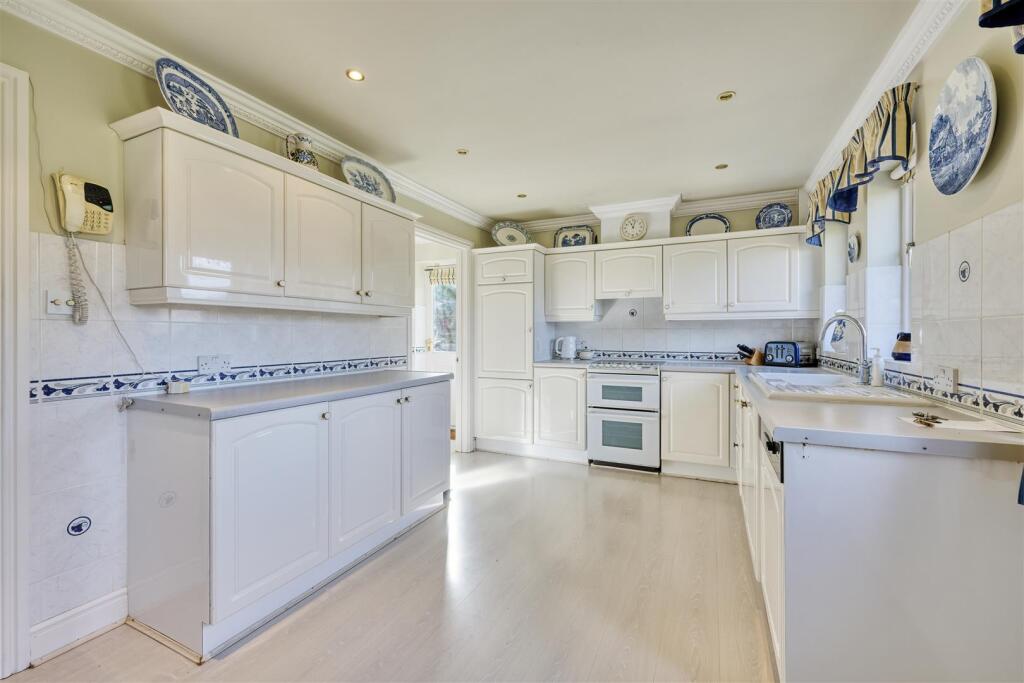 12-4 Rectory Court E