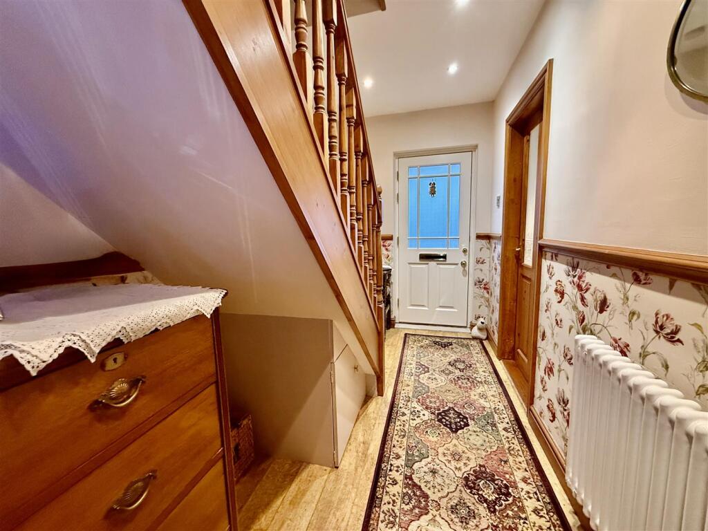 RECEPTION HALLWAY