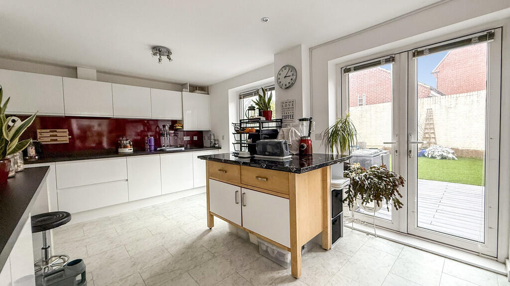 Kitchen/dining ro...