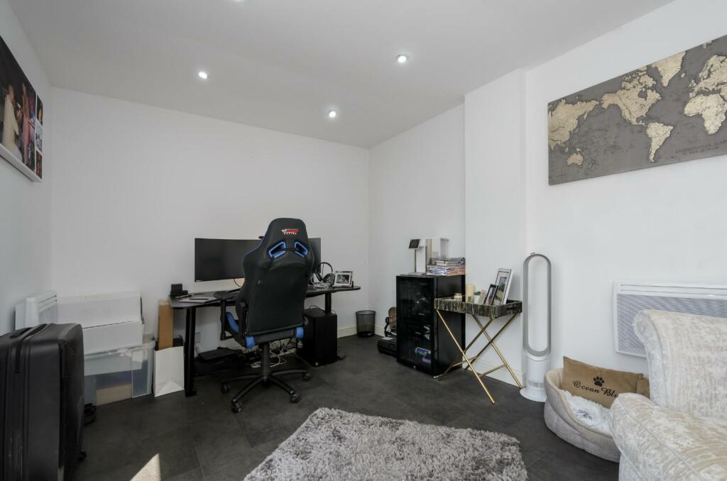 OFFICE/ GYM