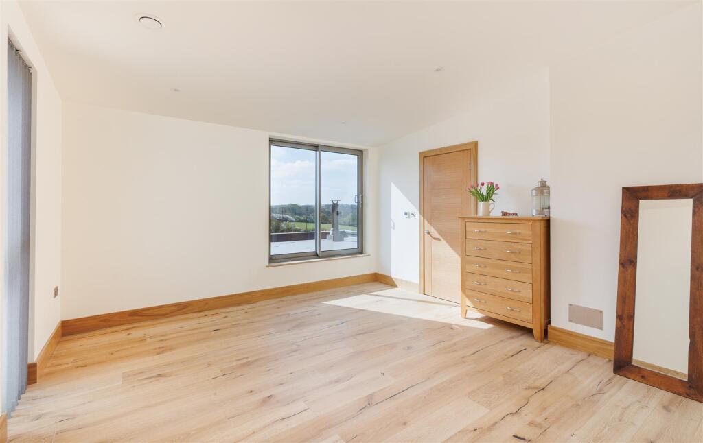 Bedroom 2-1
