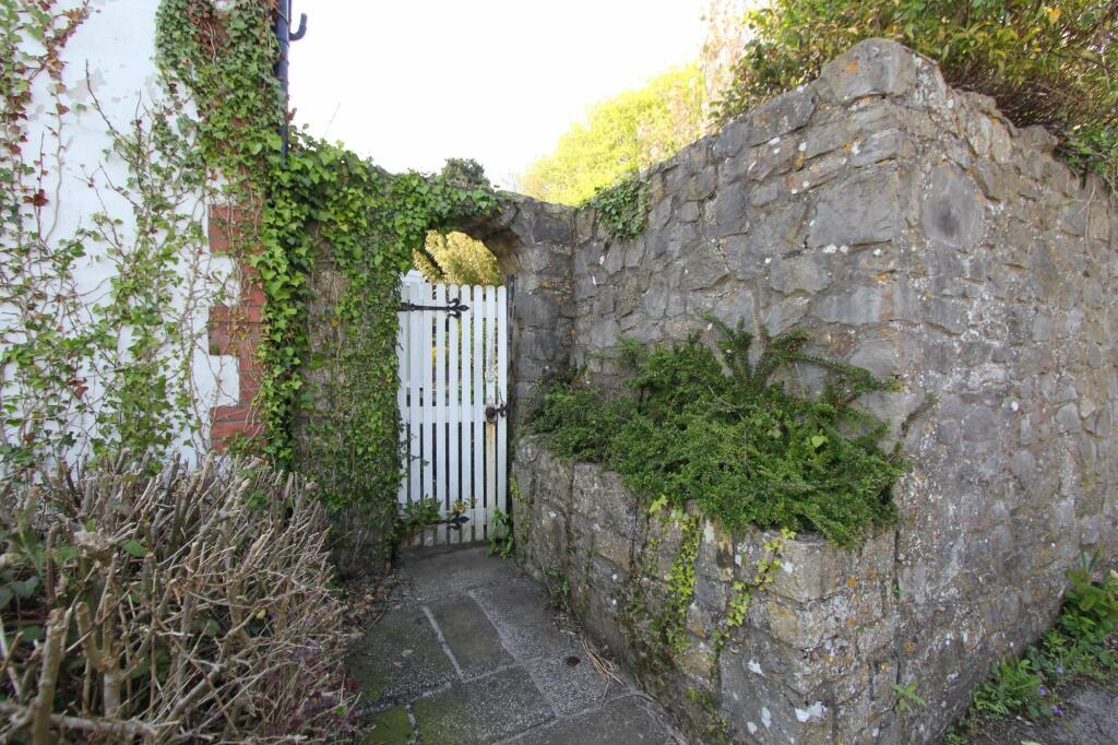 side gate