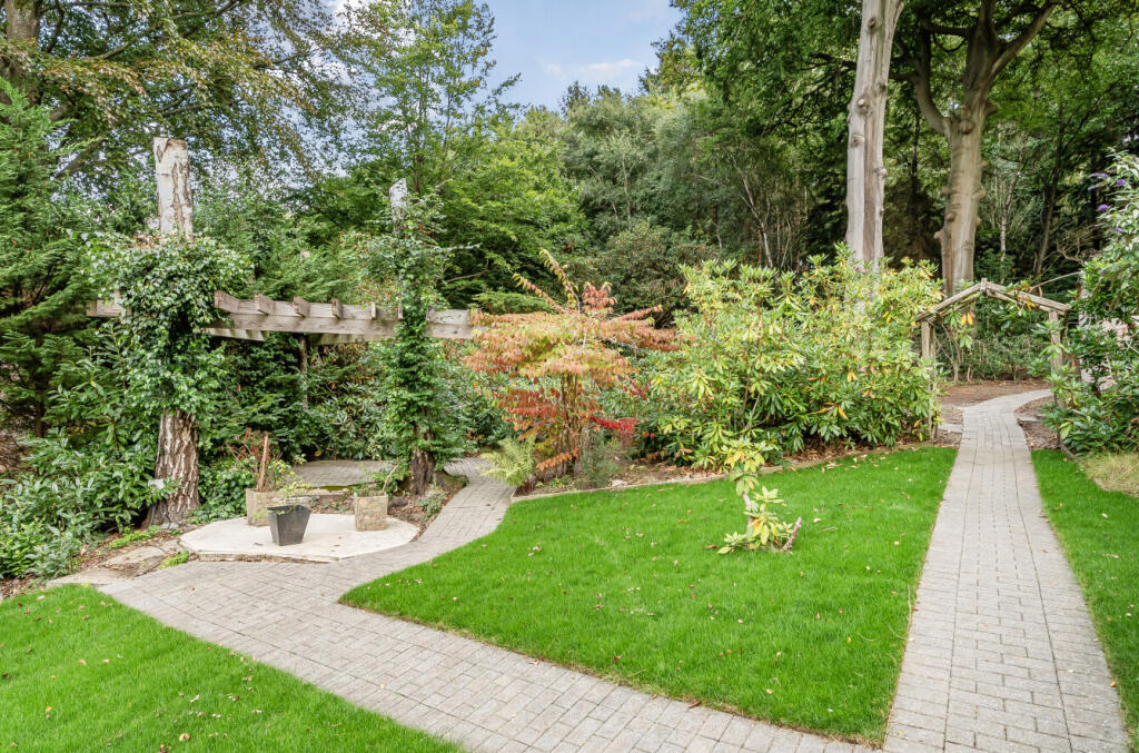 1344875-5-68ade6c...