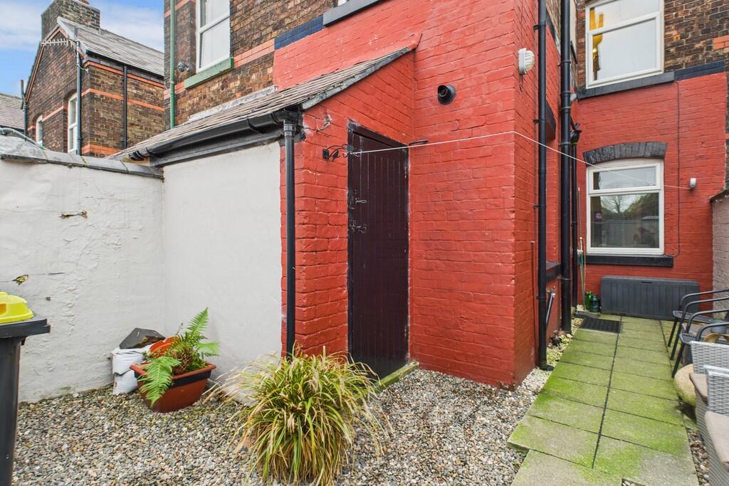 Rear Walled Garde...