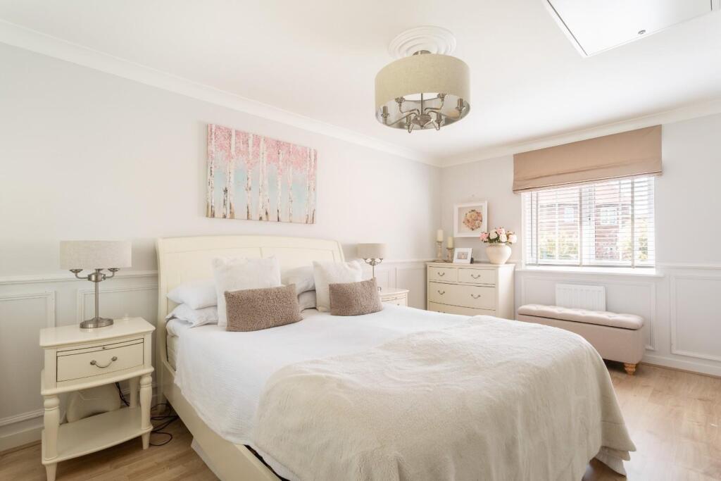 Charlwood Drive-2.jpg