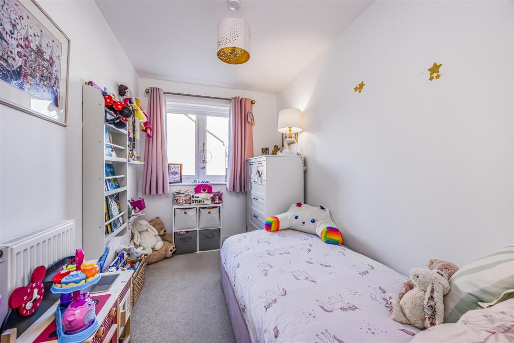 37 Admiralty Crescent, Havant-PorticoMarketing-Nex