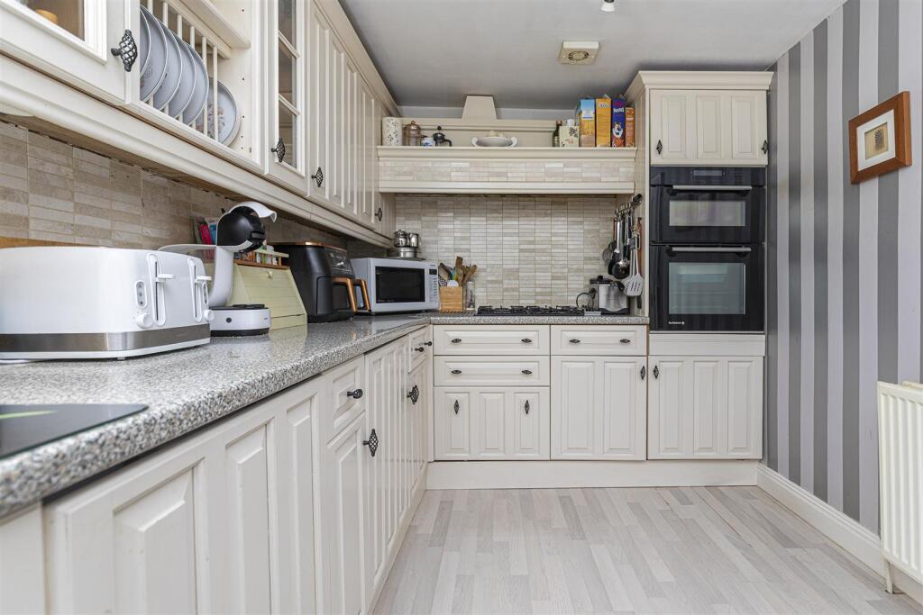 Bramleys Estate Agents - Butternab Road - Beaumont
