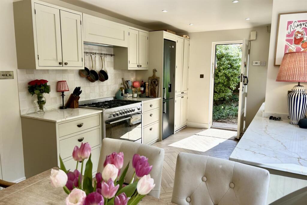 Lake View Kitchen.jpg