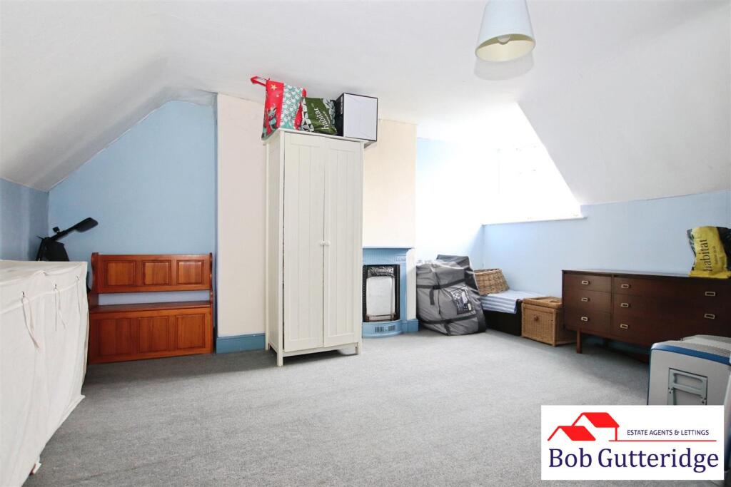 BEDROOM FIVE
