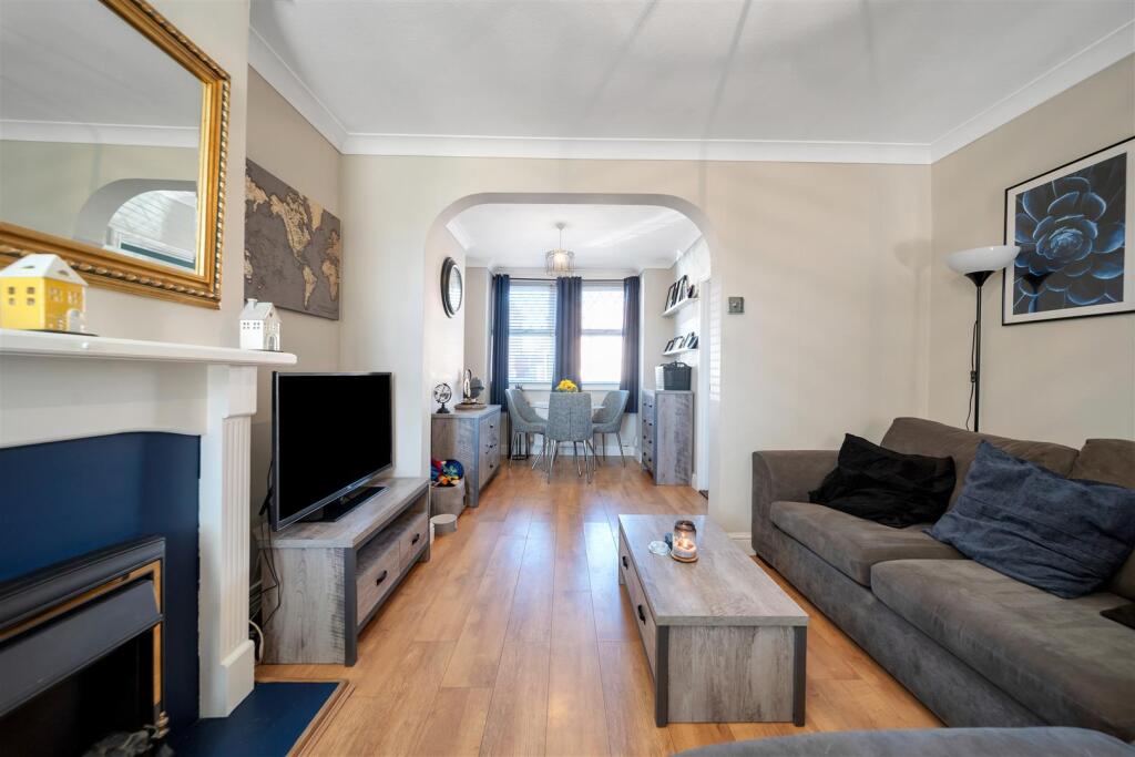 36 Henniker Rd-32.jpg