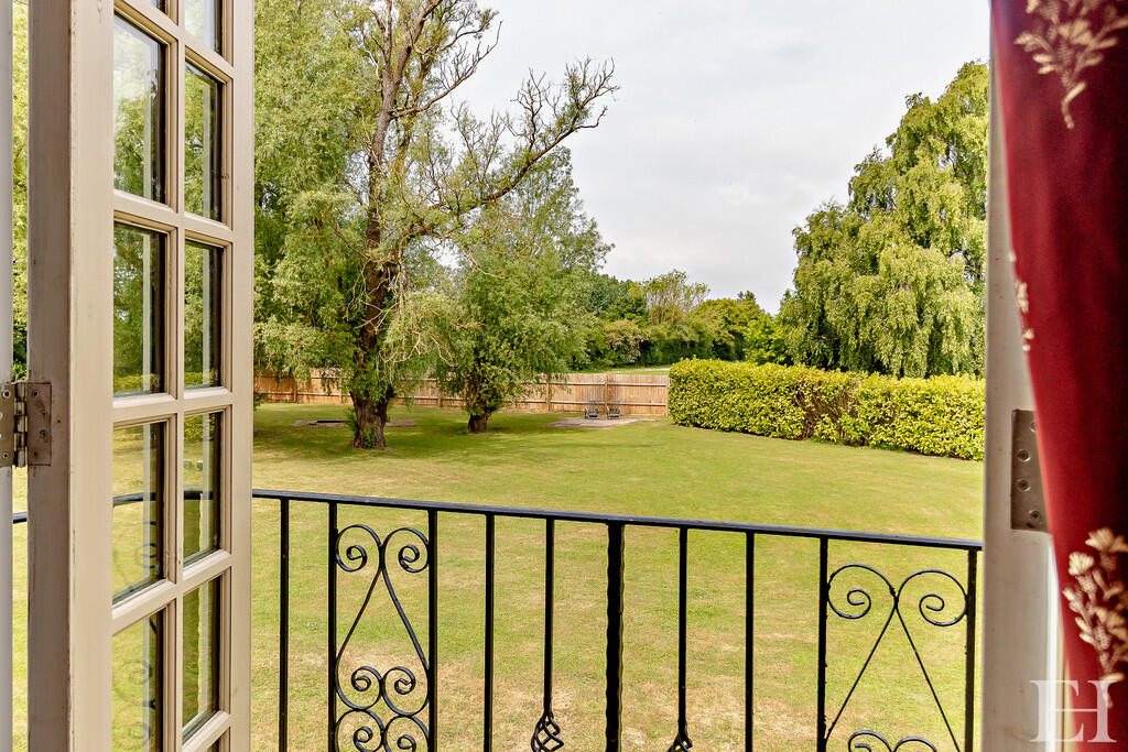 8648440-interiorW...