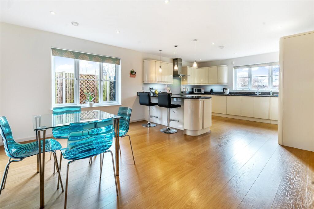 Kitchen/Breakfast Rm