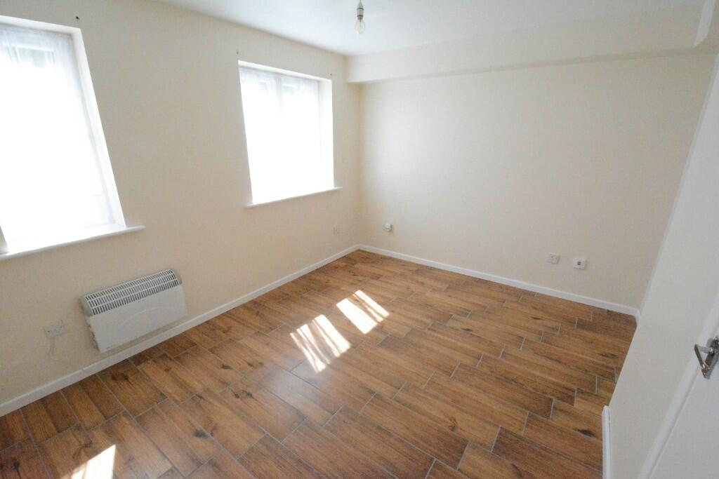 Double Bedroom:
