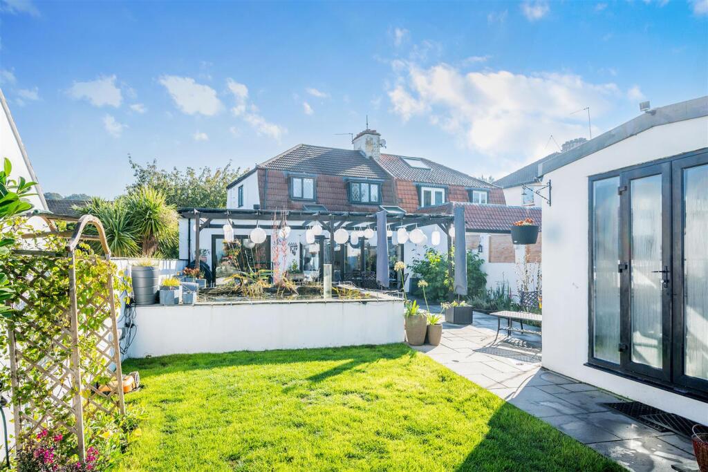 ASHCOMBE TERRACE, 12- (28).jpg