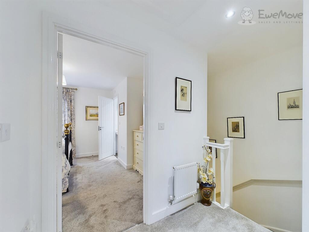 CAM03640G0-PR0034-STILL012