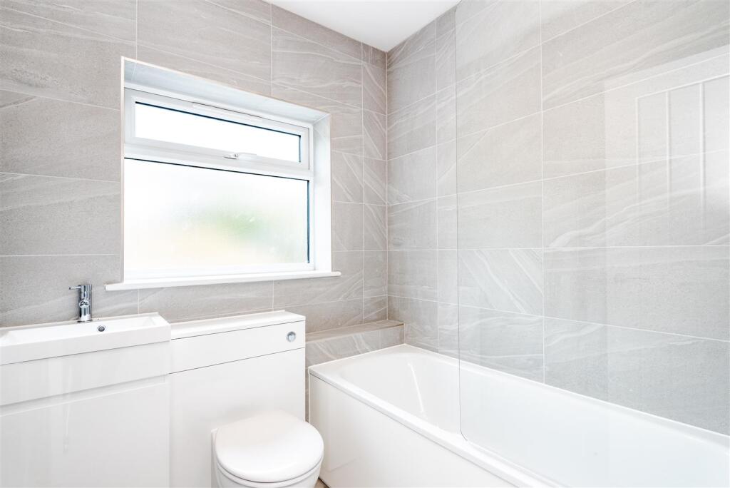 bathroom (1).jpg