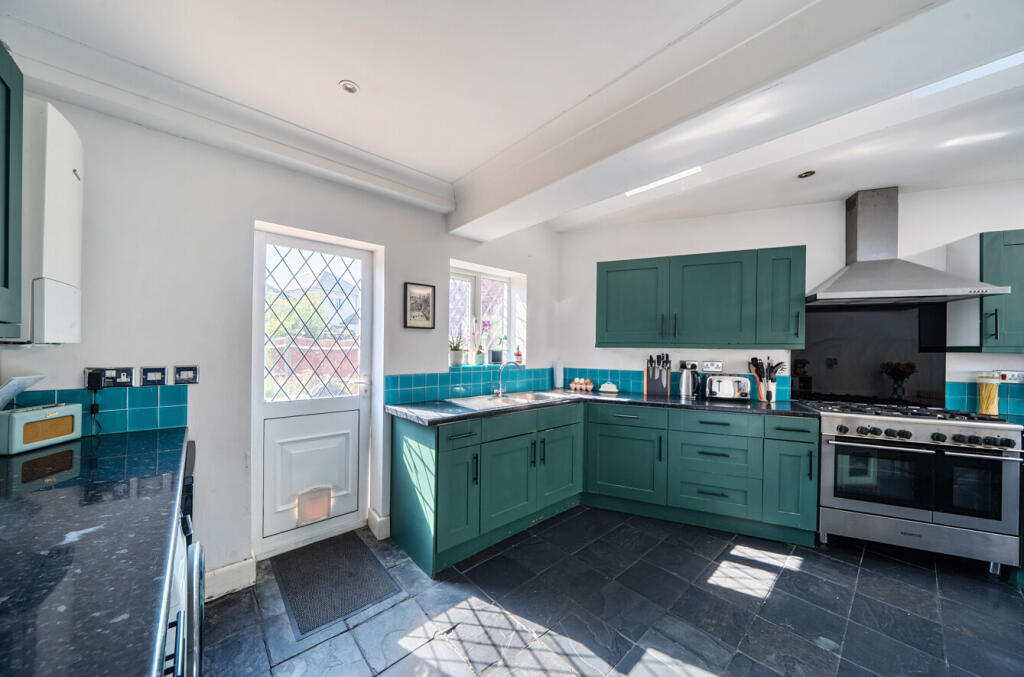 1340117-28-689b6e...