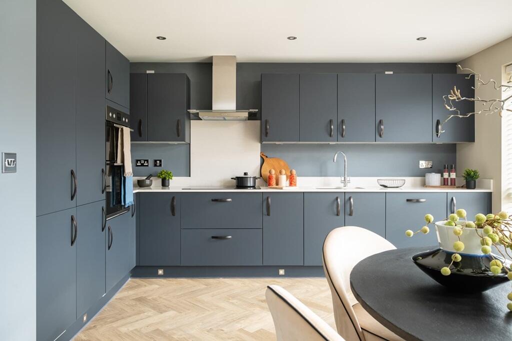 A sociable space to cook &amp; dine