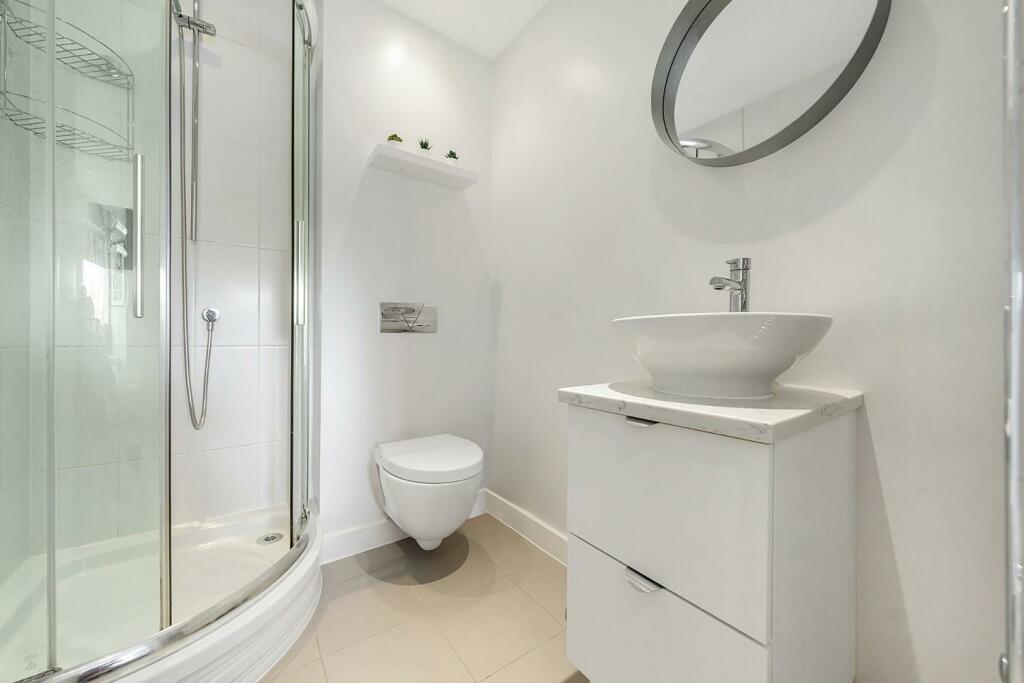 Bathroom (1).jpg