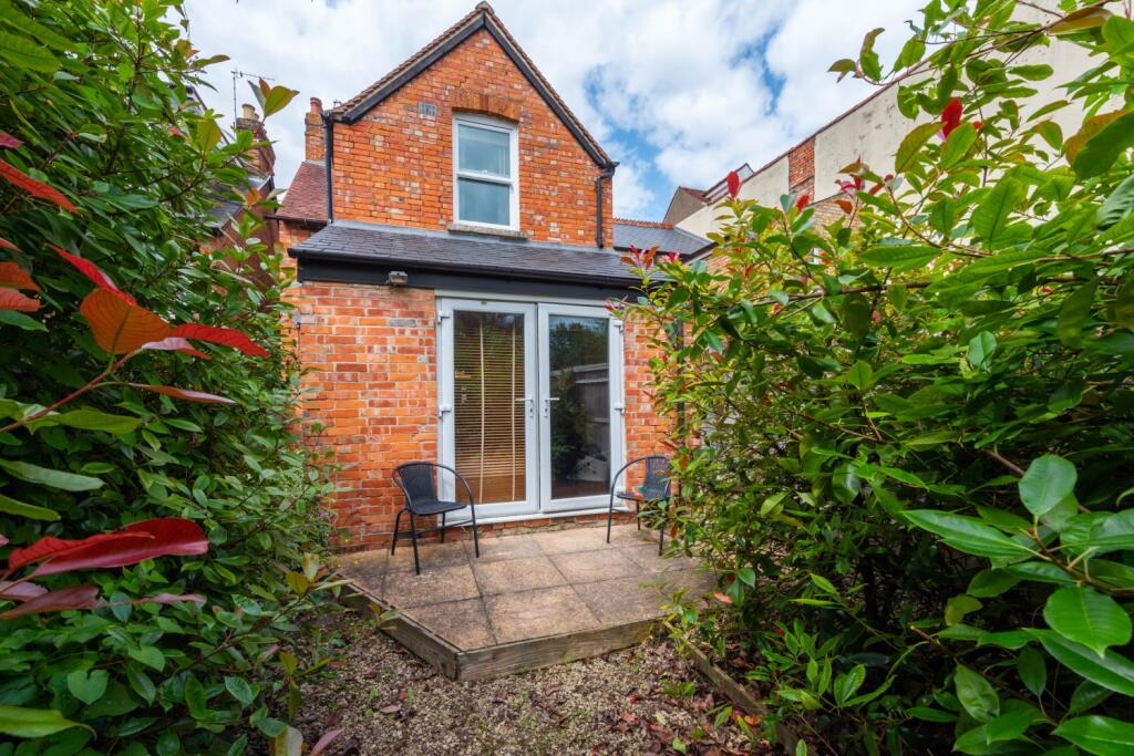 86 Divinity Road High-1-2