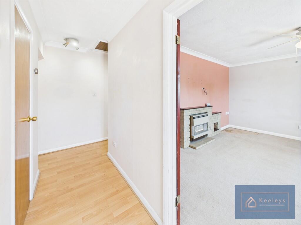 Entrance hall/lou...