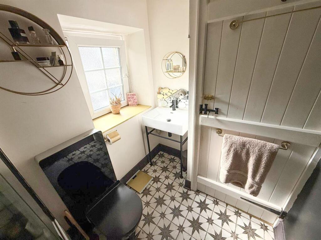 2 bed cottage, Silsden